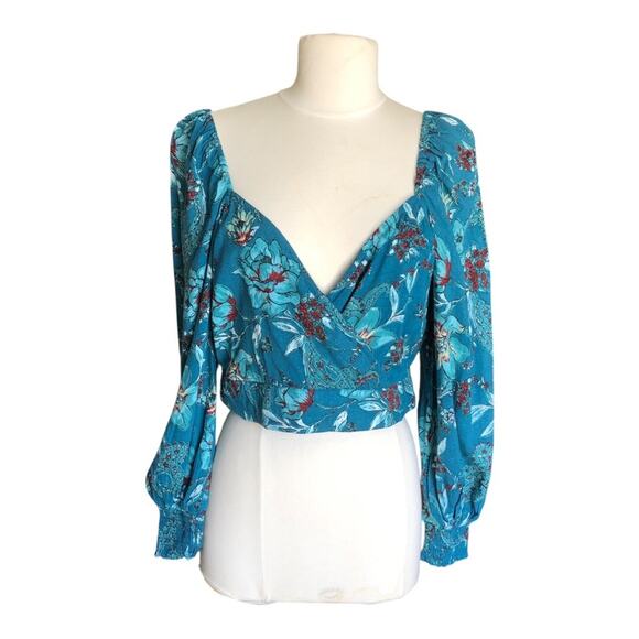 Band Of The Free NWT Sybille Flirty V Neck Wrap Front Teal Floral Crop Top Small - Picture 3 of 16